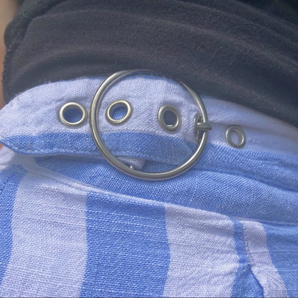 F21 striped shorts with buckle - Picture 2 of 4